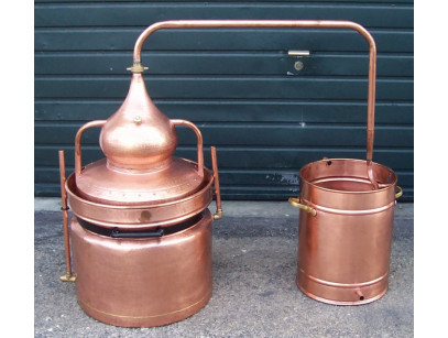 Alambic en cuivre a bain marie de 40 litres Thermomètre inclus, en cuivre.
