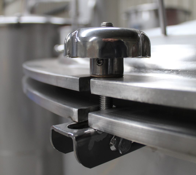 stainless steel alembic lid closure for distillation of essential oils